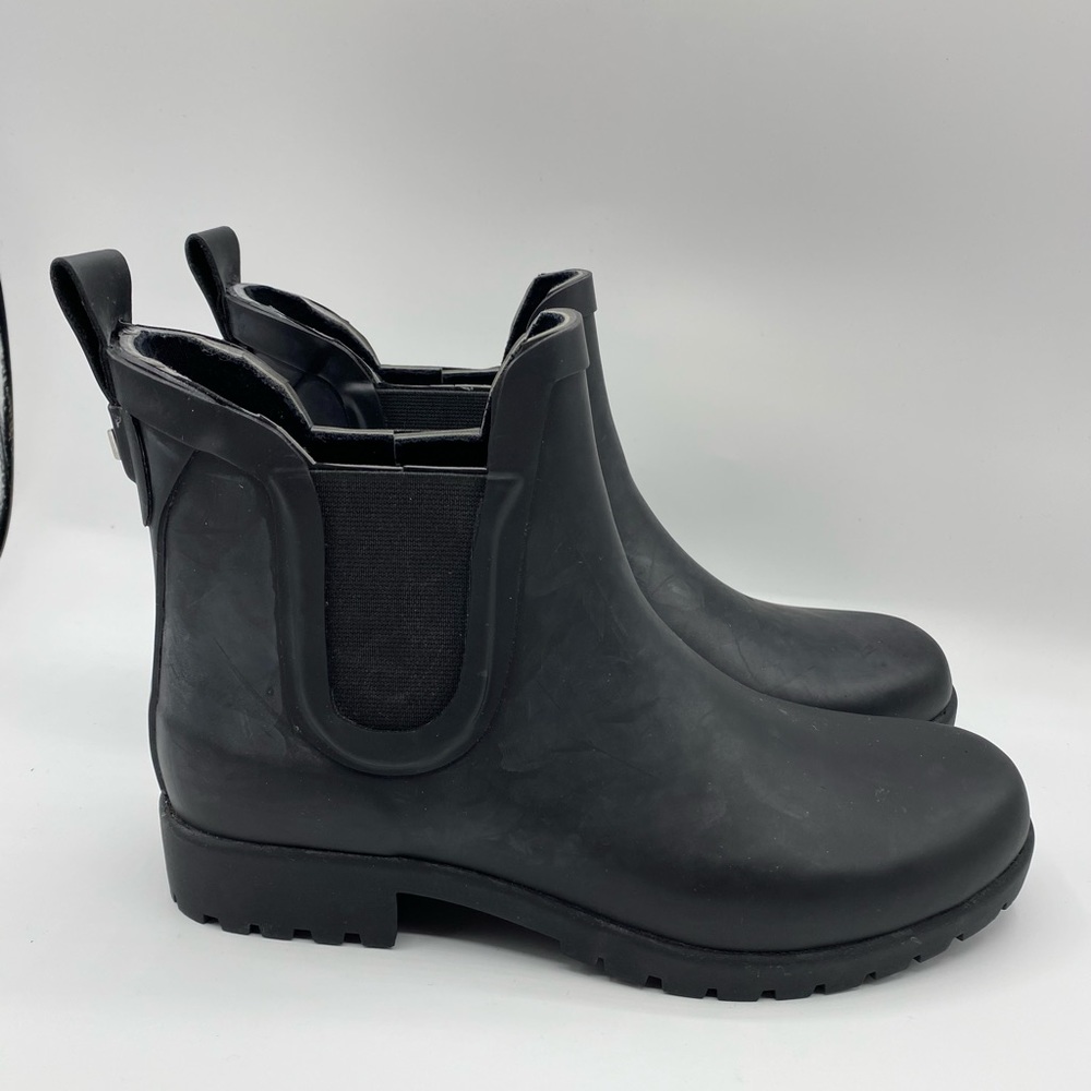 STUART WEITZMAN
Reign Booties Size 7